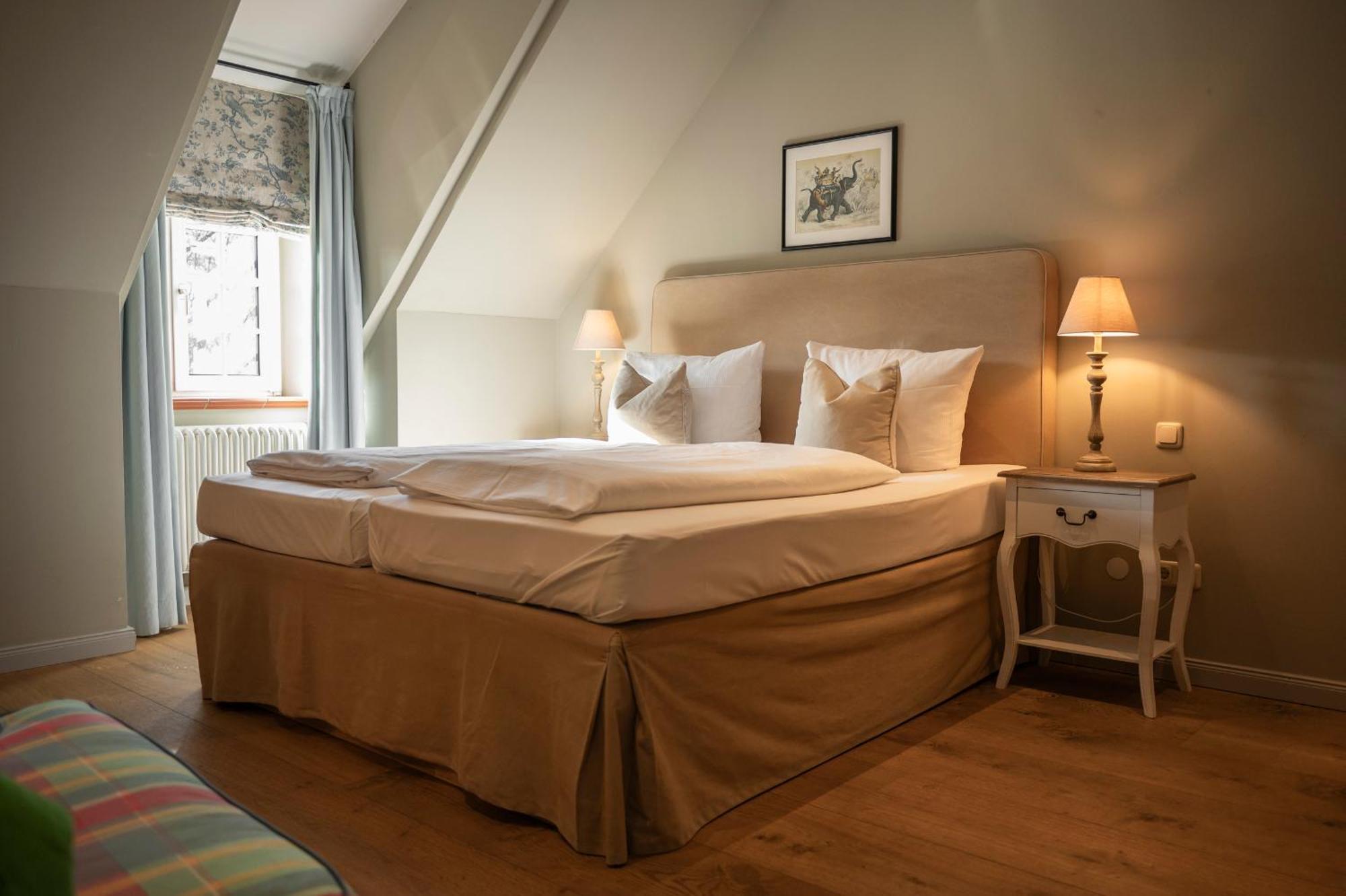 Gut Altholz Landhotel Und Restaurant Hutter Plattling Buitenkant foto