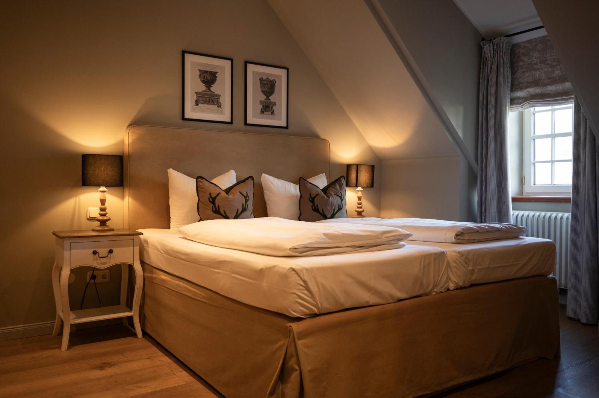 Gut Altholz Landhotel Und Restaurant Hutter Plattling Buitenkant foto
