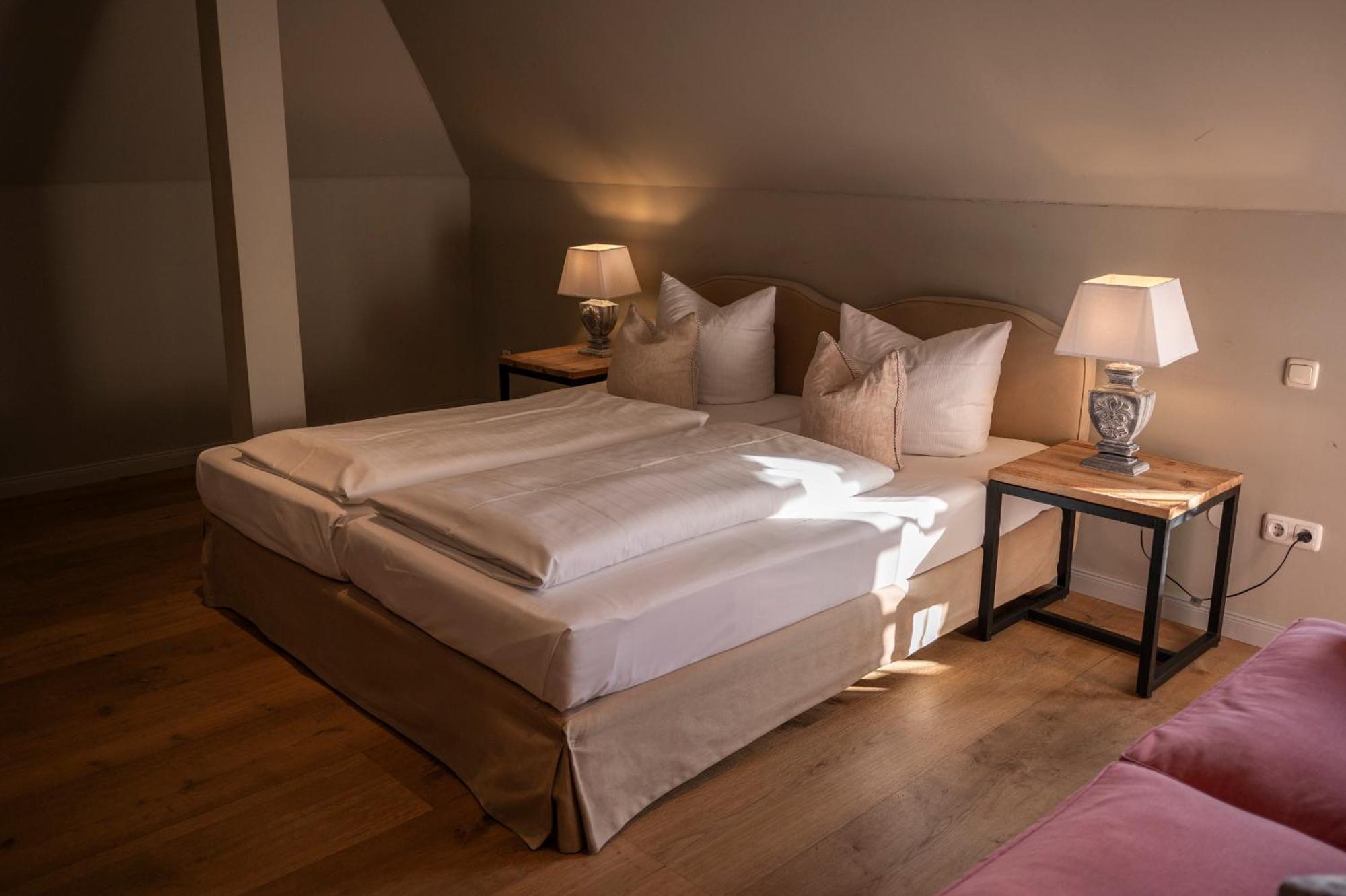 Gut Altholz Landhotel Und Restaurant Hutter Plattling Buitenkant foto