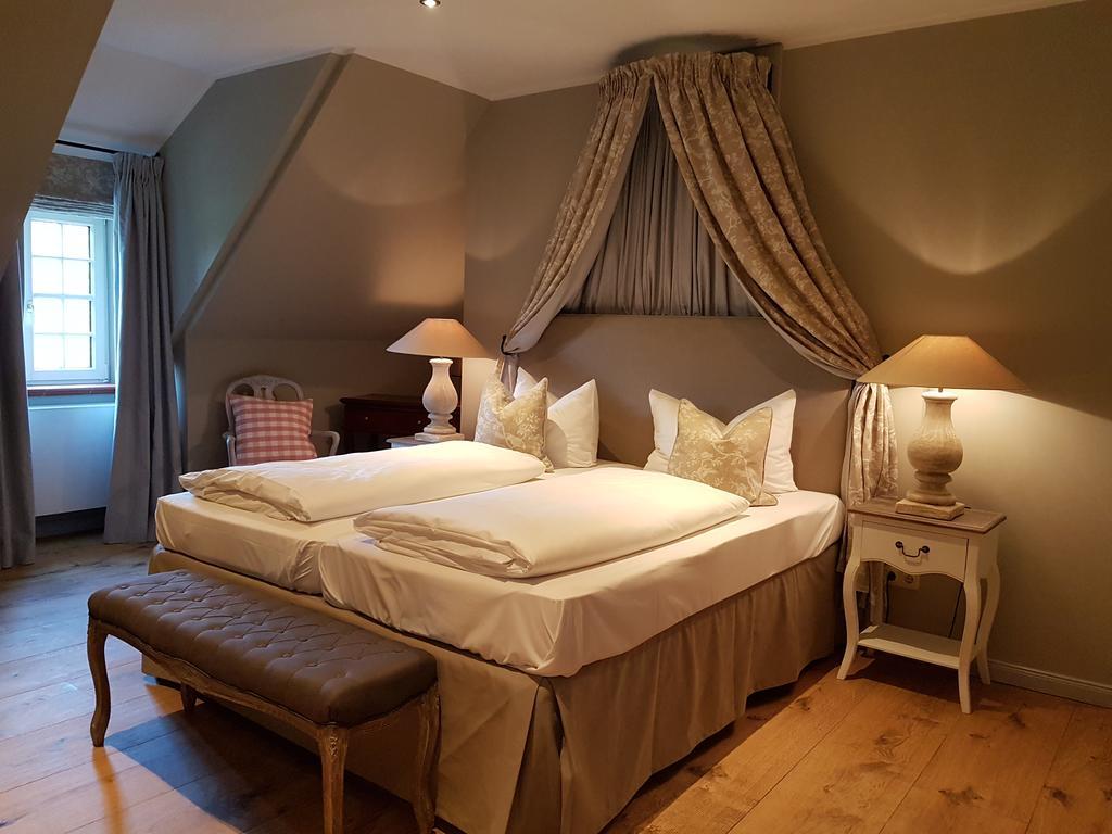 Gut Altholz Landhotel Und Restaurant Hutter Plattling Buitenkant foto